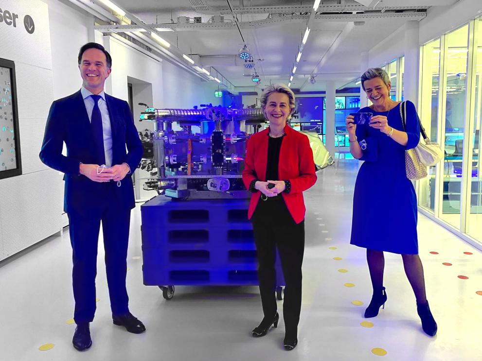 Mark Rutte, Ursula von der Leyen and Margrethe Vestager at a chips factory in the Netherlands